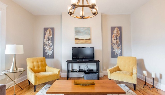 Large Updated Historic Home Downtown Chattanooga Sleeps 7-8