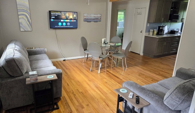 Large Upper 3 Bedroom Ashville Apartment Near Chautauqua Institution/Bemus Point
