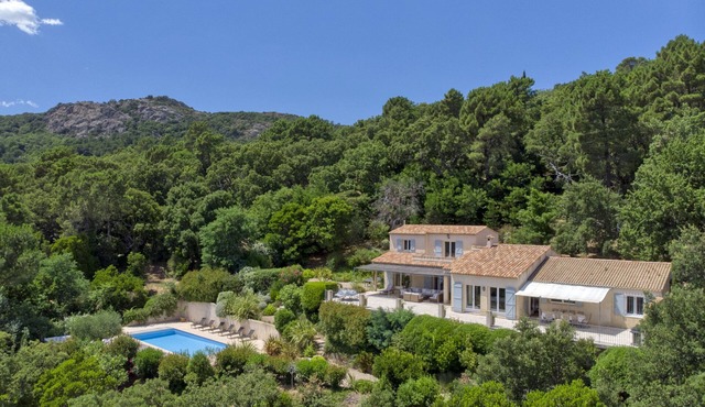 Large Villa. 25 mins inland from St Tropez. Magnificent views towards the sea.