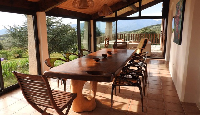 Large villa, 7 people, 4 bedrooms, very quiet, swimming pool, sea and mountain views