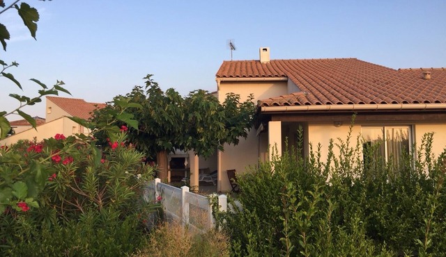 Large Villa - courtyard and terraces overlooking Lake Salonika