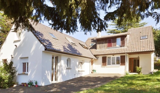 Large villa for 10 people, green setting