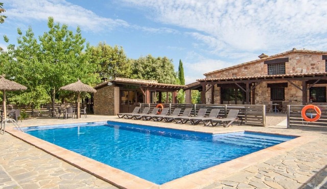Large villa for 20pax, 45min from Barcelona, ​BBQ, WiFi