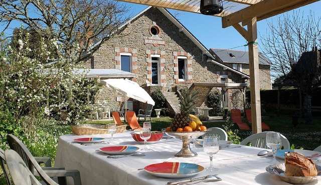 Large villa with exceptional direct sea view, sleeps 14, with tuned piano.