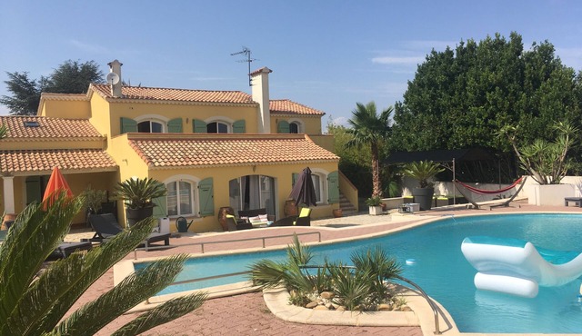 LARGE VILLA LUXURY SWIMMING POOL 360 m2 on 1500 m2 SEA BEACH 3 MINUTES AWAY