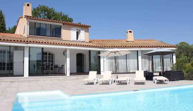 Large villa with private heated pool