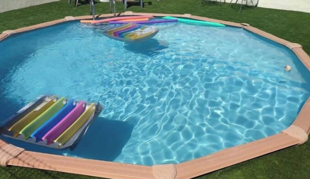 Large villa with all comforts, secure swimming pool, garden and barbecue