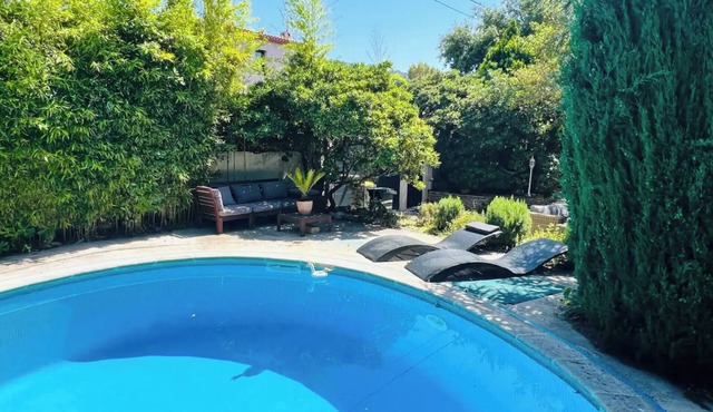 Large villa with garden by the sea, 8th POINTE ROUGE