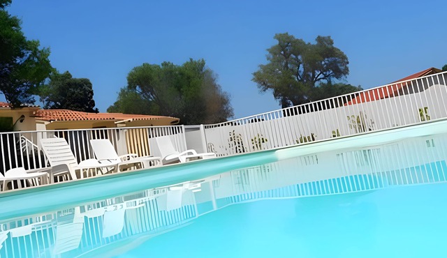 Large villa with swimming pool, near beaches and Porto-Vecchio minimum 6 nights