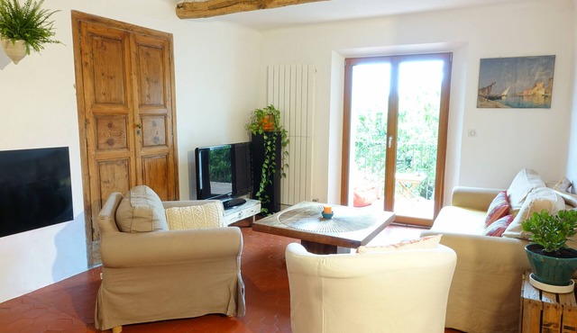 Large village house 200 m² quiet, comfortable
