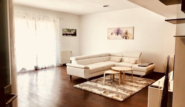 Large vineyard house 10 minutes walk from the beaches