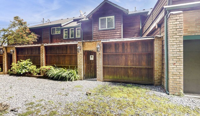 Large waterfront estate with main house, townhouse w/hot tub + studio cottage