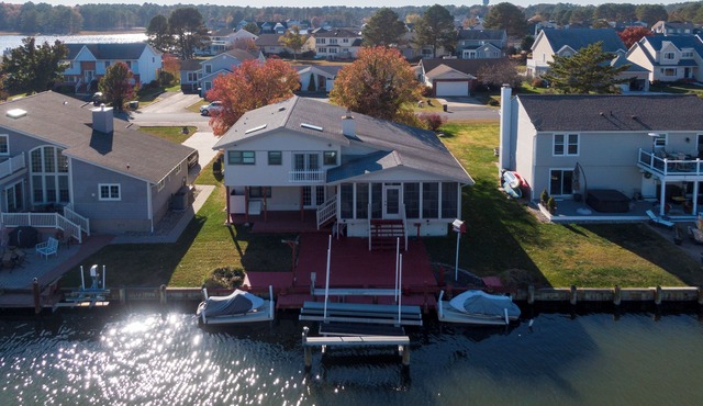 LARGE WATERFRONT HOME IN QUIET NEIGHBORHOOD IN OCEAN PINES