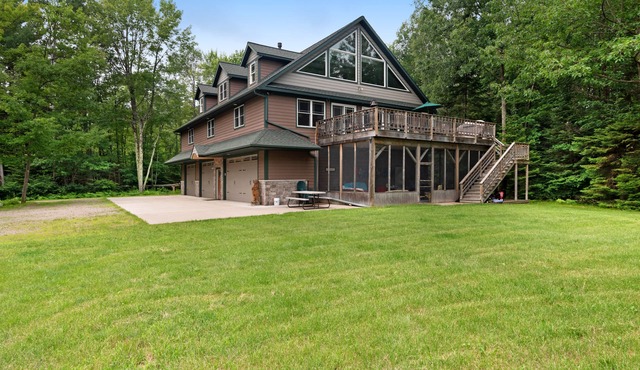 Large, waterfront home w/a full kitchen, dock, canoes, & outdoor firepit