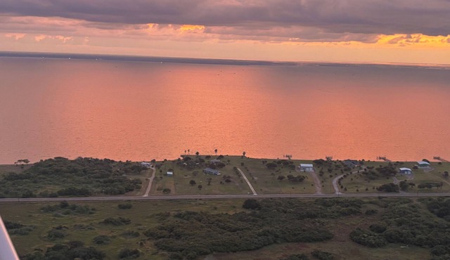 Large waterfront property, 2bed 2 bath lodge, San Antonio Bay Lodge