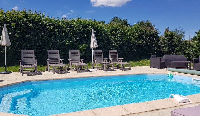 Large Well Equipped Cottage sleeps 12 with Heated Pool & Wonderful Views