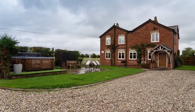 Large Welsh Cottage Jubilee House