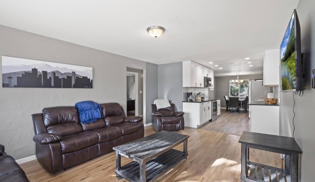 Large Wheat Ridge Home - 11 Beds + 2 Livingrooms