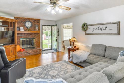 Large Yard and Basketball Hoop Murfreesboro Home!