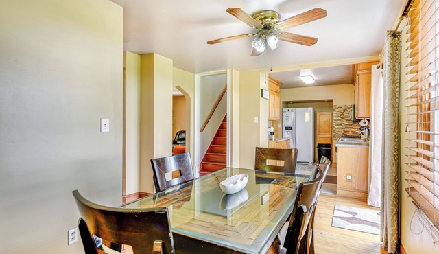 Large Yard & Furnished Deck: Cheektowaga Getaway!