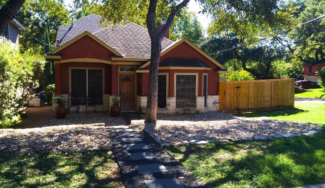 Large Zilker Home- Downtown, SOCO, Barton Springs, ACL, SXSW, Weekend Getaway!