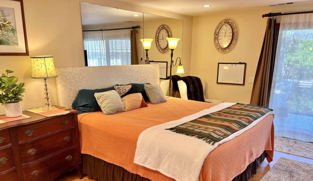 Large1BR house/Travel professional monthly rental/Classy-Quiet serene backyard