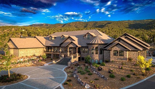 Largest Rental Mansion in the World - Near Utah's Attractions - For Large Groups