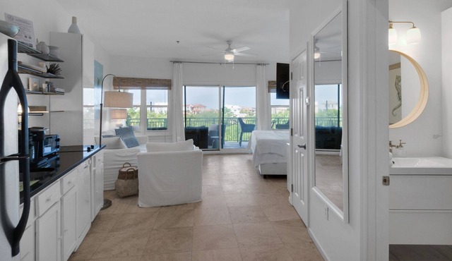 Largest Unit @ Inn at Seacrest ~ Between Rosemary & Alys ~ Chic & Sleeps 4