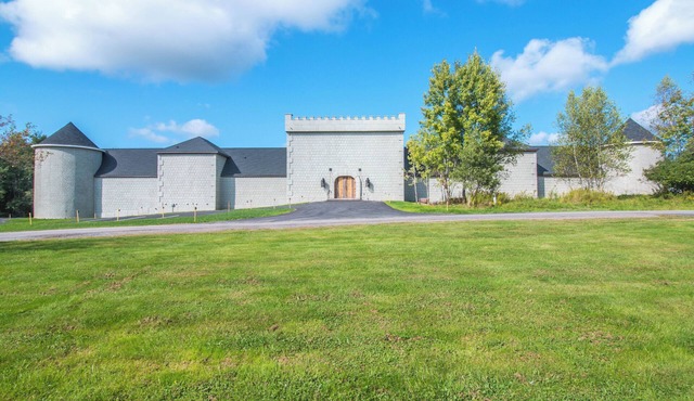 Largest VRBO in the world! 18 bedrooms, 26 bathrooms, 3 pools, sleeps 44+