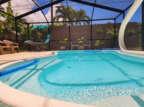 Largo, Fl Heated Pool 8 Beds 1 Mile to Beach Pets