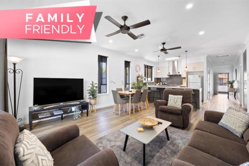 Largs Tides - 3BR, BBQ, Parking