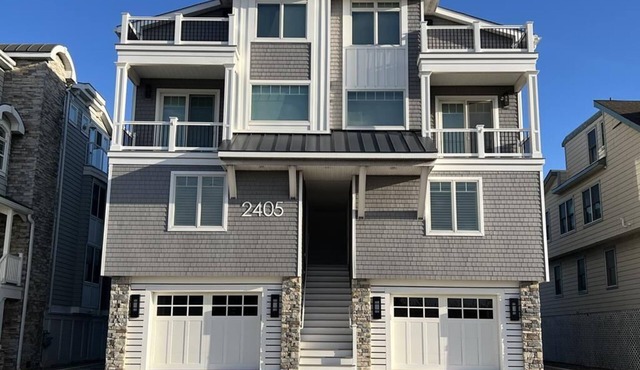 Laricks Beach Front Exclusive!