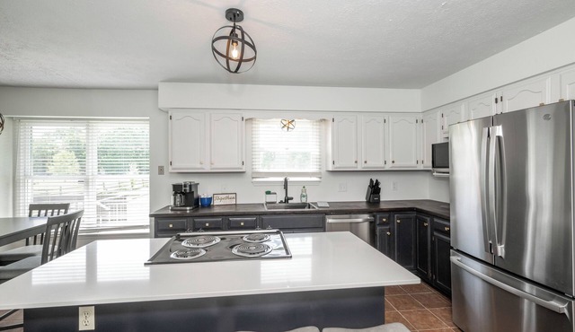 Lark Meadow Retreat – Roomy 5 BDR for 10 Just 15 Min to King’s Island!