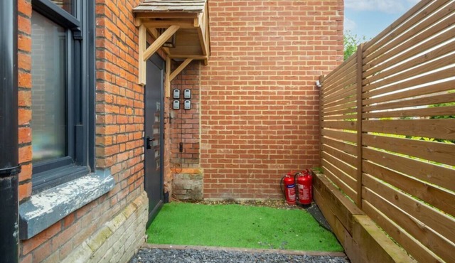 Larkey View a Tranquil Space for Two - Pass the Keys