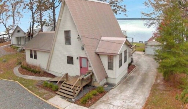 Larkspur Lodge on Scenic Toledo Bend Lake
