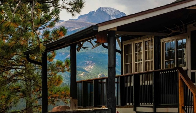 Larkspur Retreat- Breathtaking Views of Longs Peak!