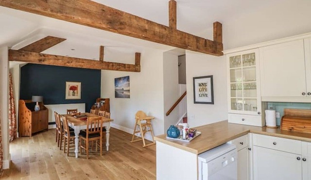 Larkstone Barn - 3 bedroom (sleeps 8)