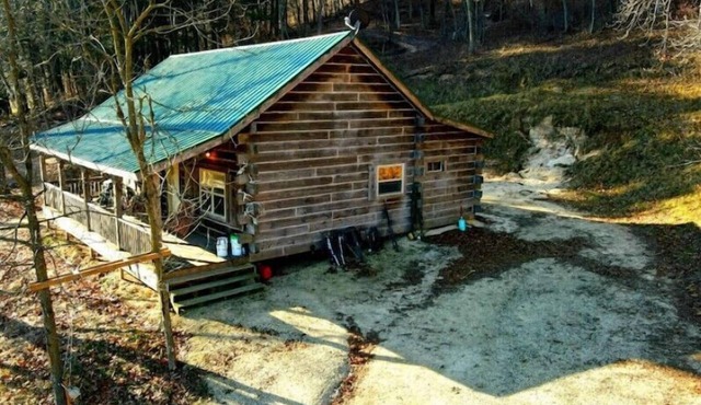 Larsen Hunters Rustic Cabinn