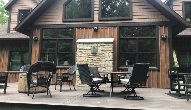 Larsen Lodge Downtown Village Egg Harbor, Sauna, New, Rustic and Elegant.