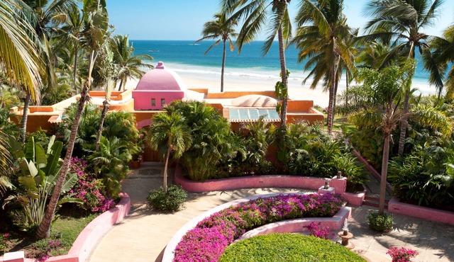 Las Alamandas
