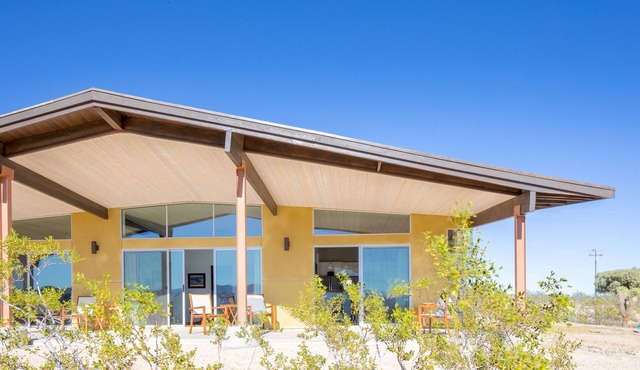 Las Alas Del Sol- A Desert Architectural Gem 2 Bedroom Home by RedAwning