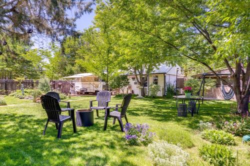 Las Animas Studio w/Lush Backyard Paradise!