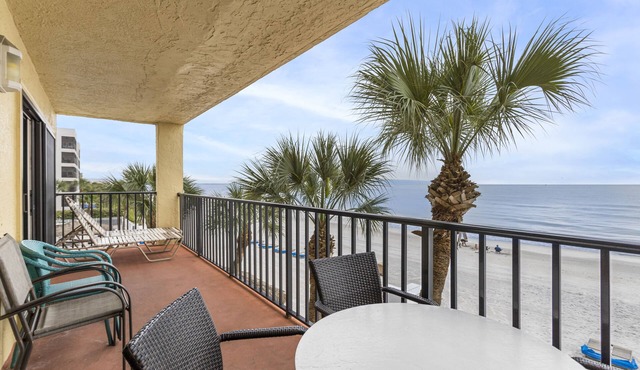 🌴 Las Brisas 201 — Renovated 3BR Gulf Front Condo with Room for 8