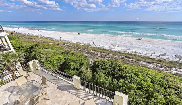 Las Brisas, Vizcaya- Waterfront Beach House with Amazing Views & Private Beach