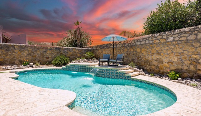 Las Cruces Luxury Retreat - Private Pool & Fireplace