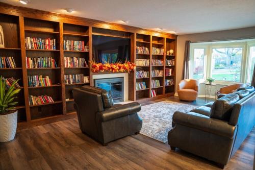 Las Lomas Luxury Home