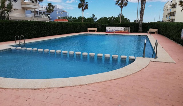 Las Olas 2º, Solo Familias!