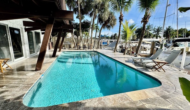 Las Olas Escape 6/5 - for 12+ -Waterfront- Pool