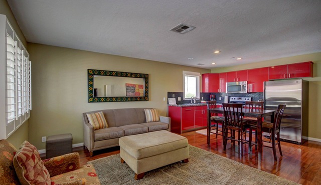 Las Palmas Resort Luxury Updated Condo | Great View | Fast Wifi | #321