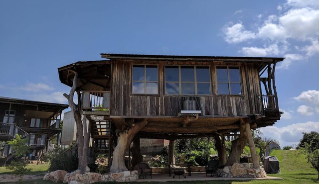 Las Palmas Tree Haus - Cloud Lane